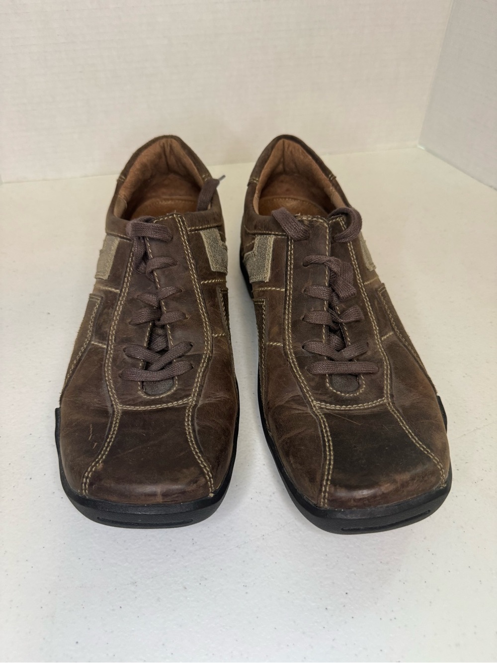 Clarks Men's Brown Leather Oxford Shoes, Size 9, Lace-Up, Round Toe